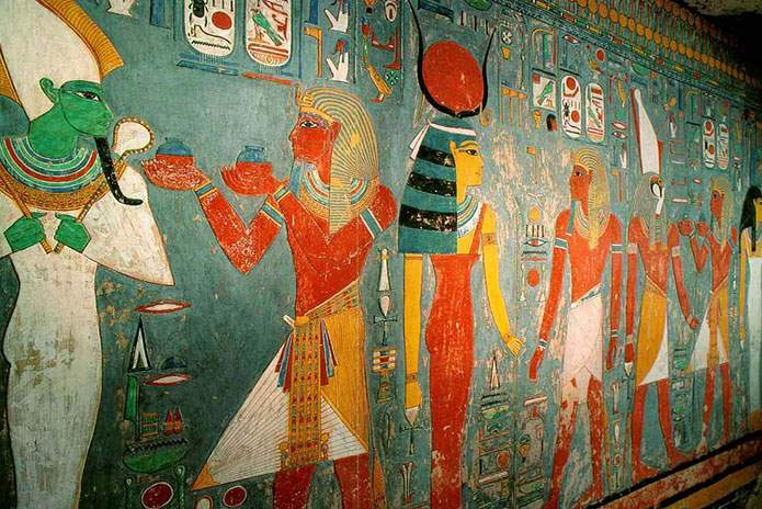 Luxor-Tours-Valley-of-Kings-Tour-and-Temple-of-Hatshpsut-1