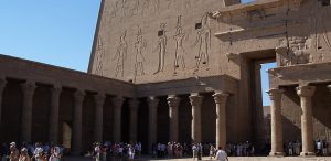 temple of horus ancient egypt	